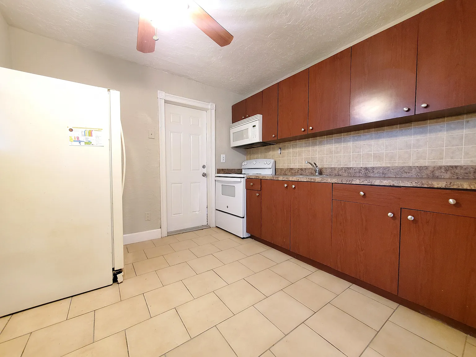 3871 SW 60 Ave — Photo 4