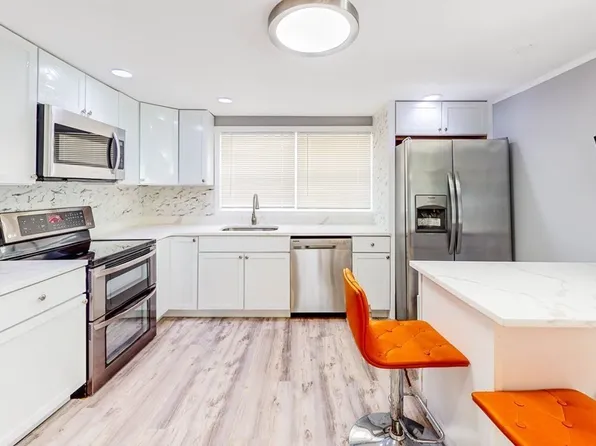 14 Morton St, Lawrence, MA 01841
