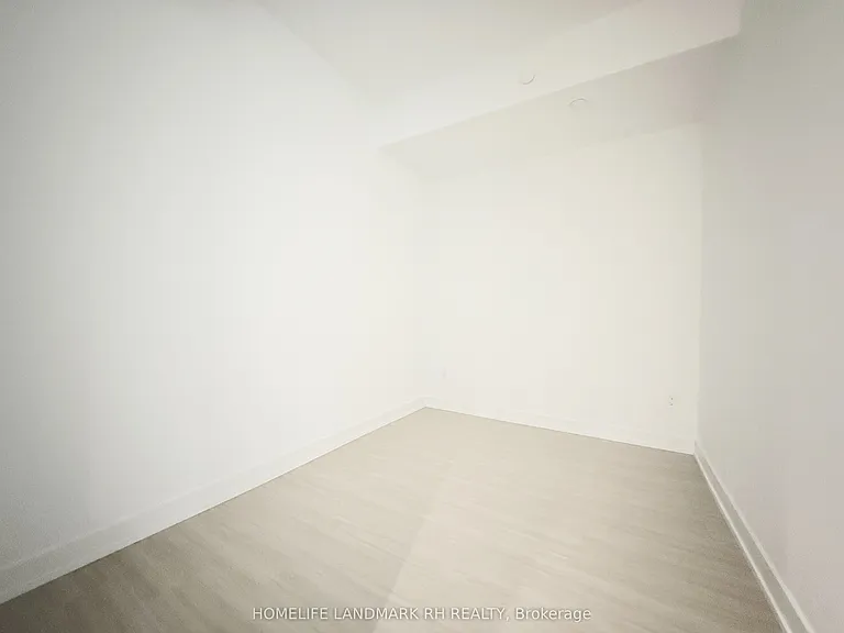 8 Wellesley St W #3902 — Photo 4