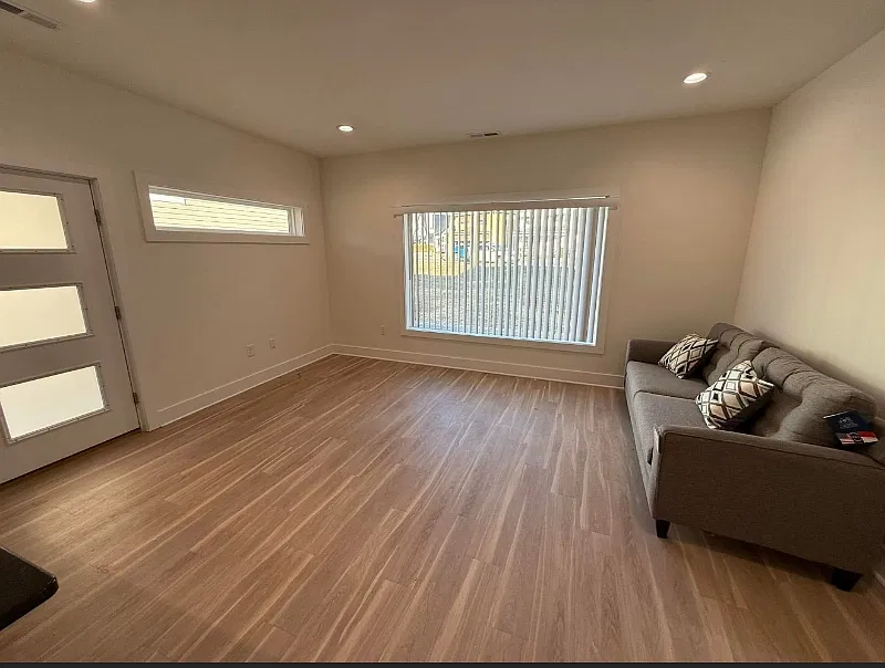 Sleek New 2BR Villa Prime Spot, Private Paved Parking- Move In Ready! — Photo 4