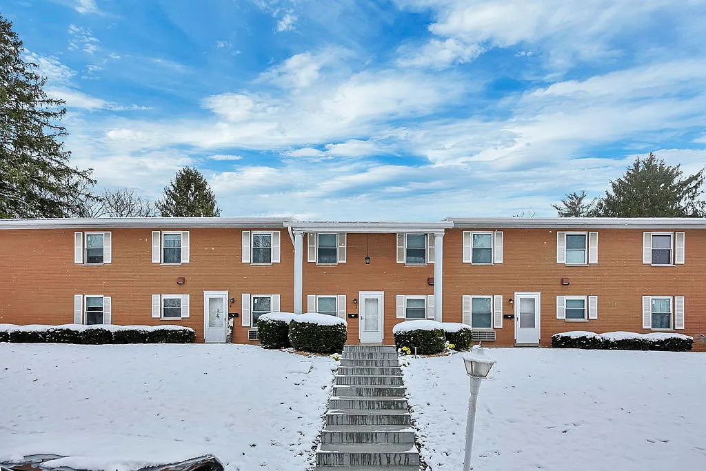 New Concord Apartments — Photo 1