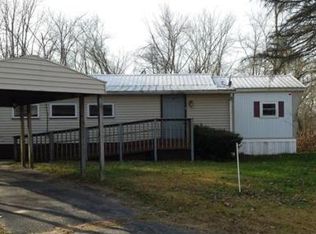 4 Maple Ct, Brimfield, MA 01010