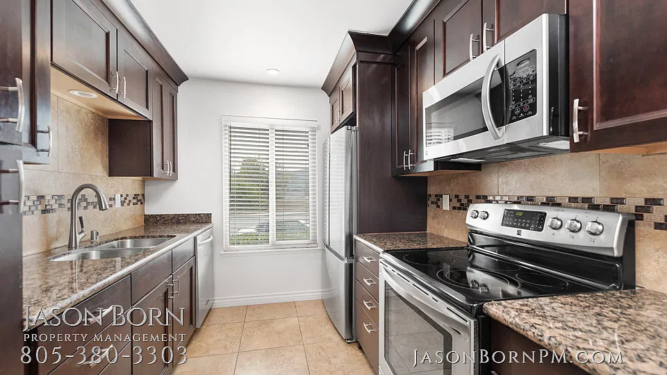 1671 East Avenida De Las Flores, Thousand Oaks - 1 — Photo 3