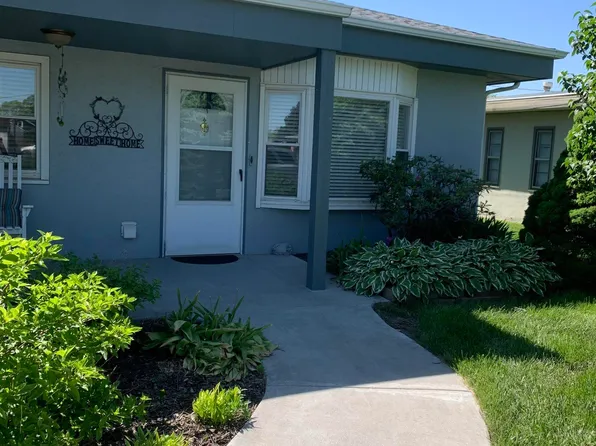 121 N Lincoln Ave, Fremont, NE 68025