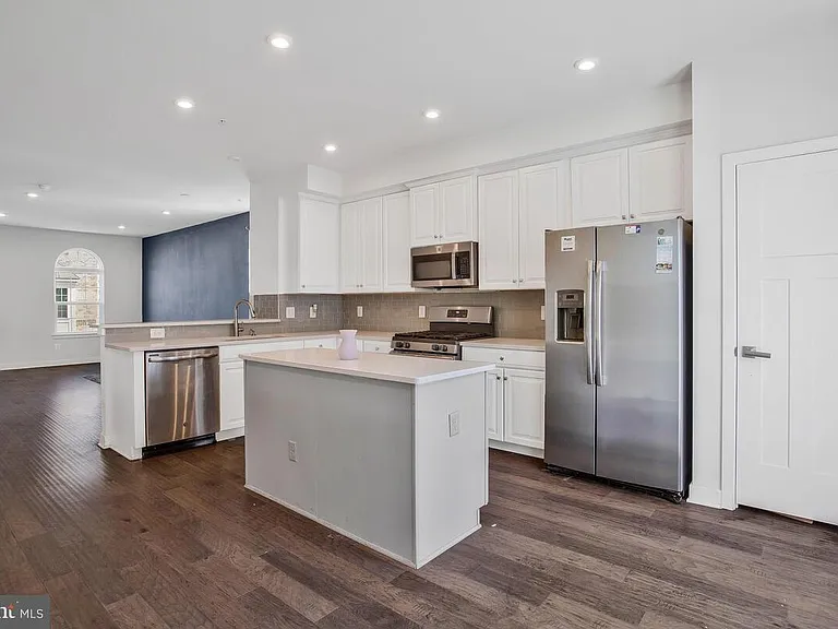 8100 Miner St — Photo 12