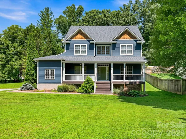 5 Amelia Ct, Arden, NC 28704