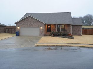 1897 N Midland Knoll Ct, Siloam Springs, AR 72761