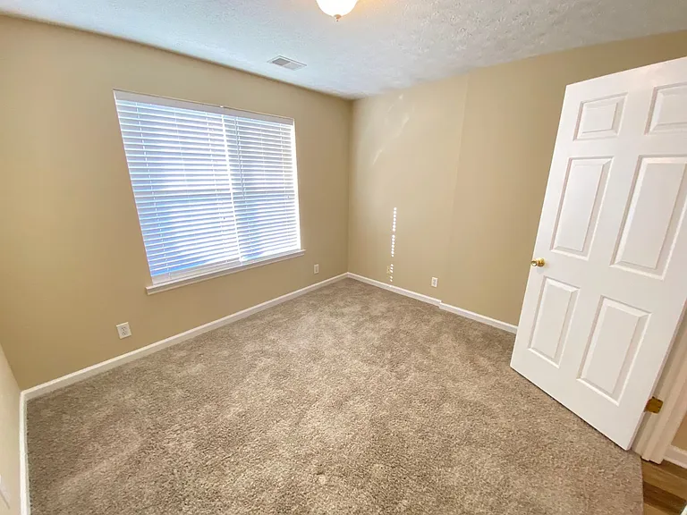 711 Fields Ln — Photo 12