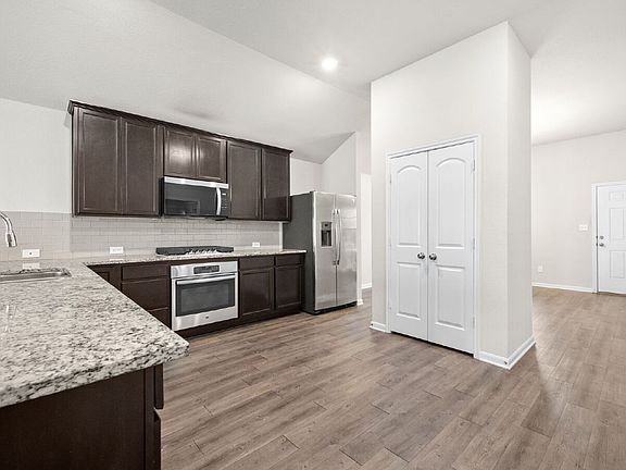 5th image of 14353 S Summerchase Cir