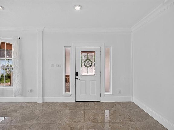 3rd image of 22214 Foxbend Dr