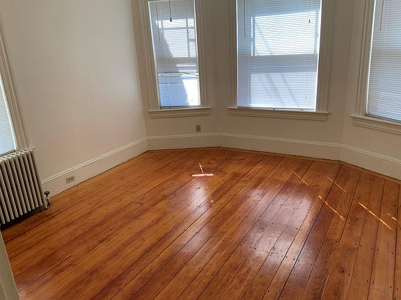 5th image of 25 Essex St Floor 1