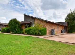 915 NE Rogers Ln, Lawton, OK 73507