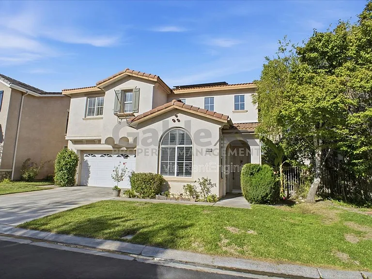 27946 Periwinkle Ln — Photo 1