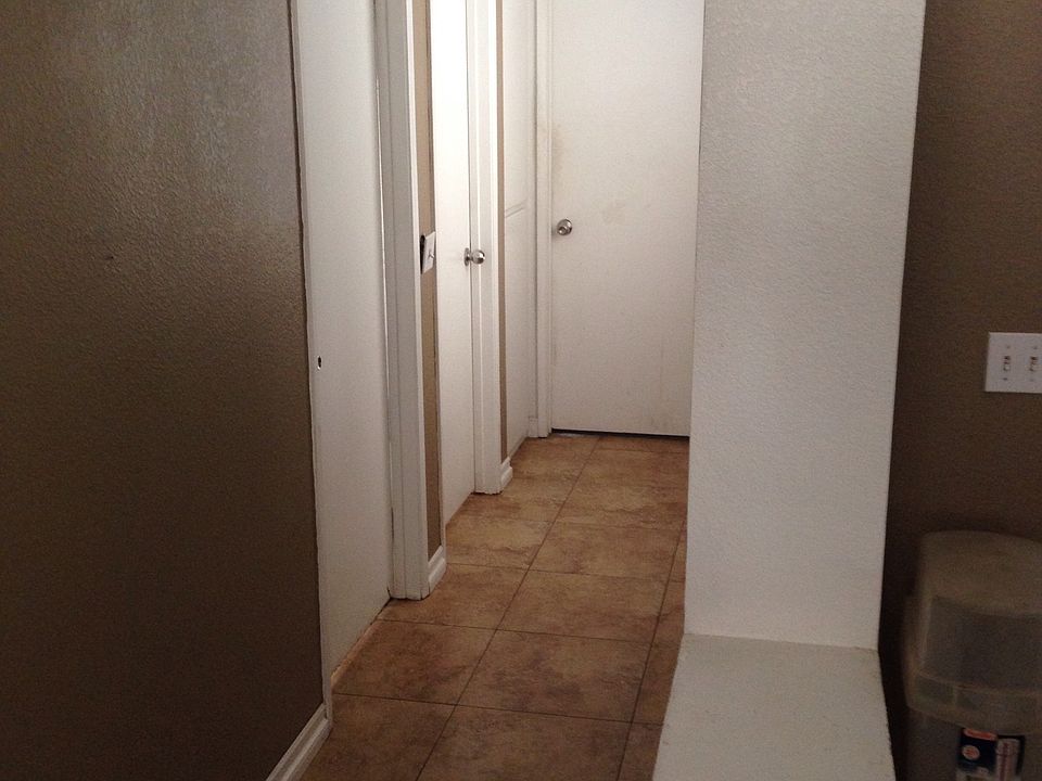 2nd image of 2411 Glenbrook Dr