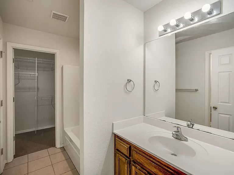 3606 Deerfield Blvd #2 — Photo 17