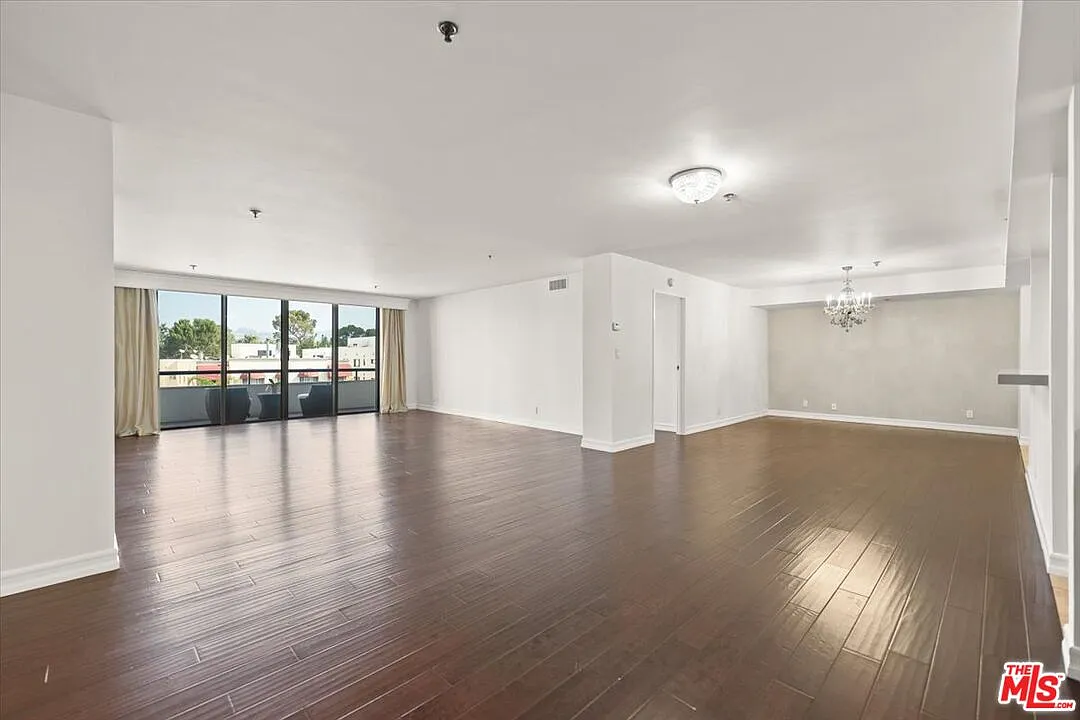 2 bed, 2.5 bath, 1888 sqft, $7,250 — Photo 2
