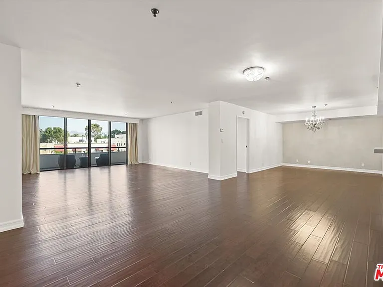 10660 Wilshire Blvd #705 — Photo 2