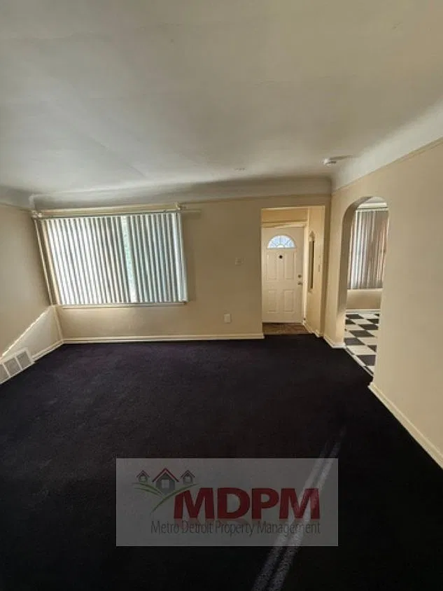 3 bed, 1012 sqft, $1,150 — Photo 1