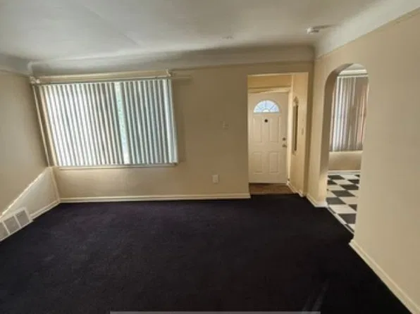 7541 Woodmont Ave, Detroit, MI 48228
