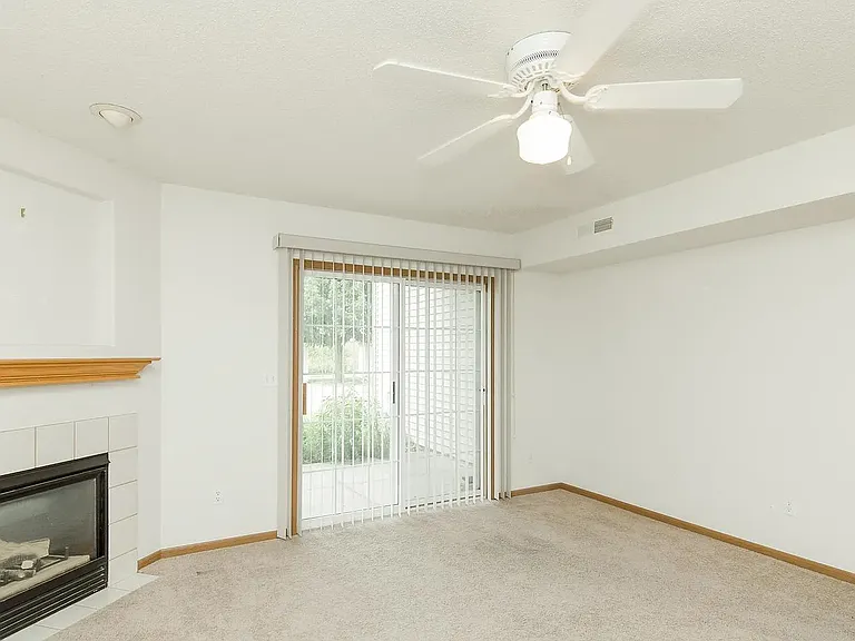 2586 Rushmore Dr #2586 — Photo 10