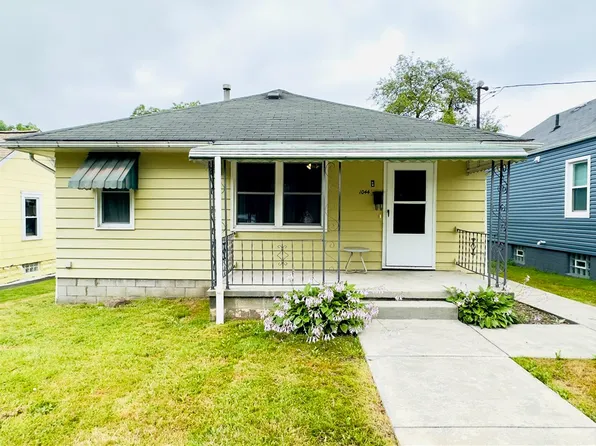 1044 Stambaugh Ave, Farrell, PA 16146