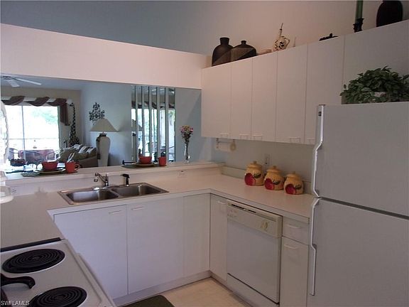 2nd image of 225 Robin Hood Cir #6-203