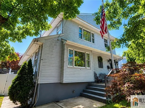 102 Gracey St, Edison, NJ 08817