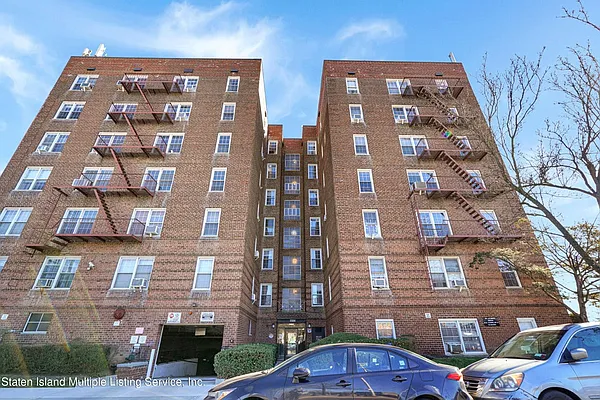 Sold by REMAX Elite | media 15