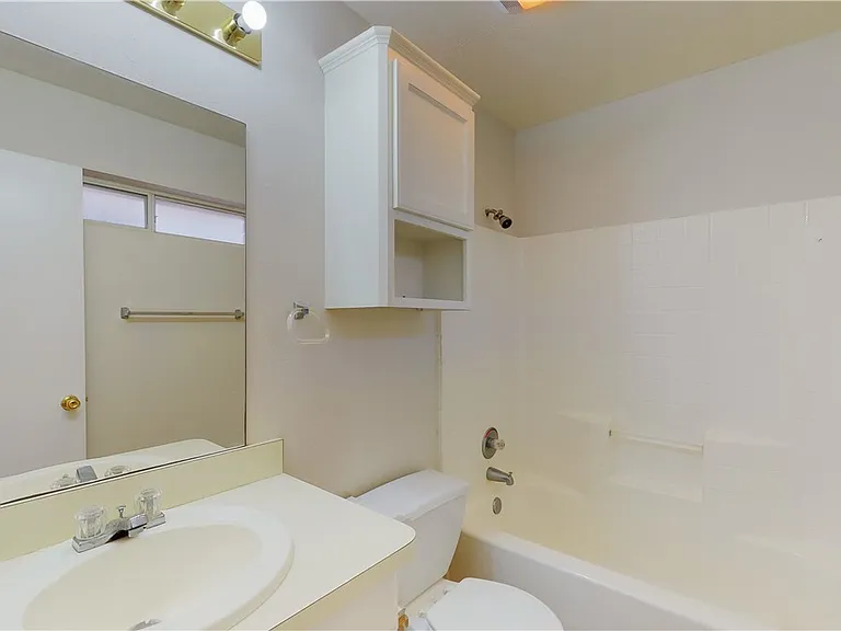 1511 Hollowhill Dr #C — Photo 18