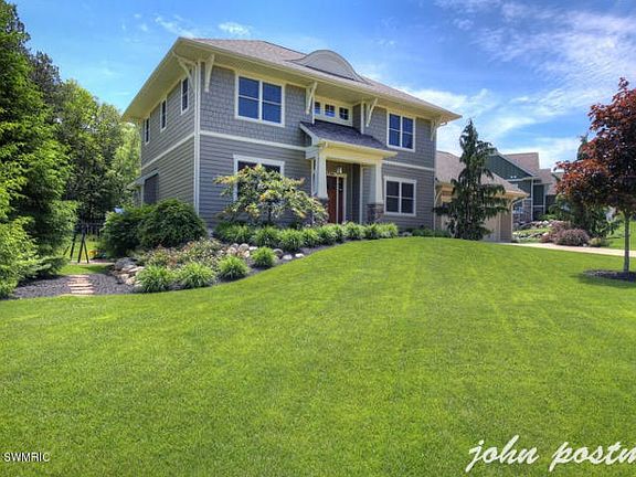 2nd image of 4726 Firefly Dr NE