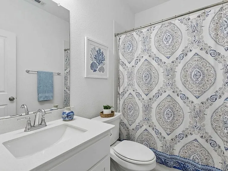 Full bath 1