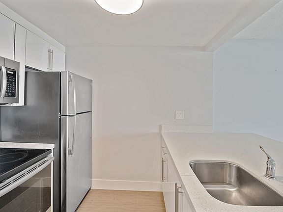4th image of 777 NW 155th Ln #407-R