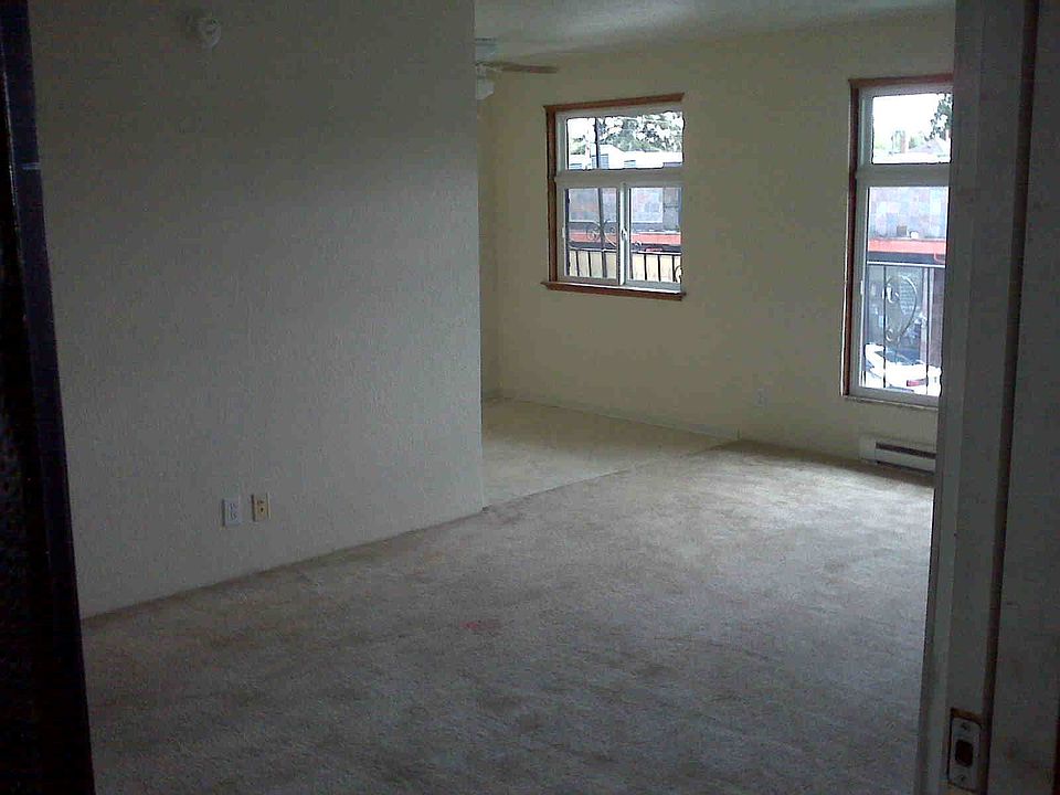 1st image of 3013 1/2 6th Ave APT 5
