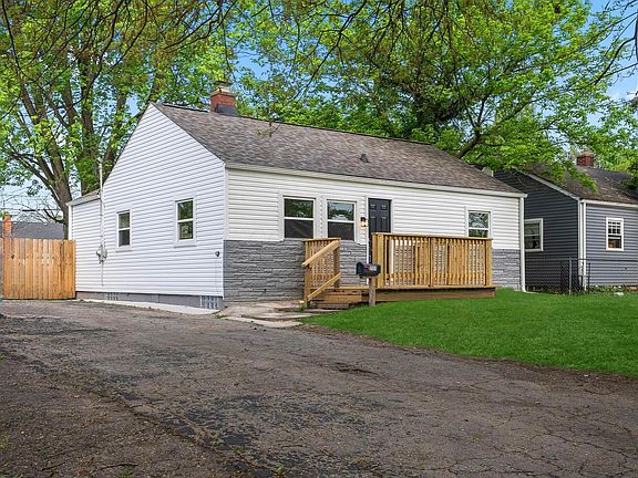 2nd image of 2555 Howey Rd