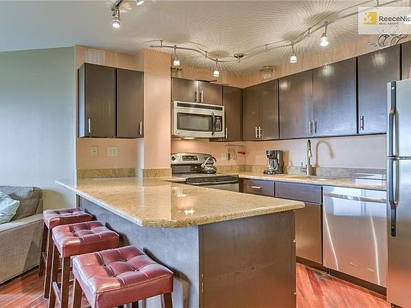 Granite countertops and stainless steel appliances!