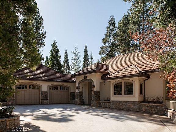 3rd image of 482 Golf Course Rd