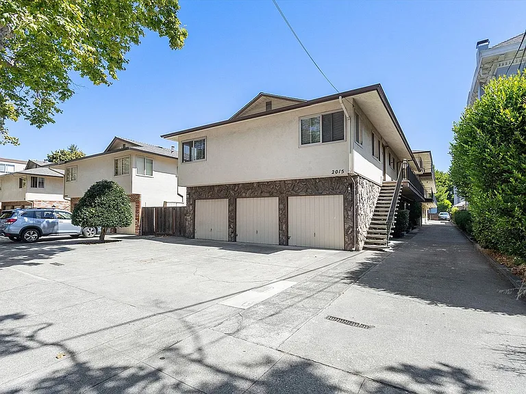 2015 Central Ave #C - 2 bedroom | 1.5 bath — Photo 4