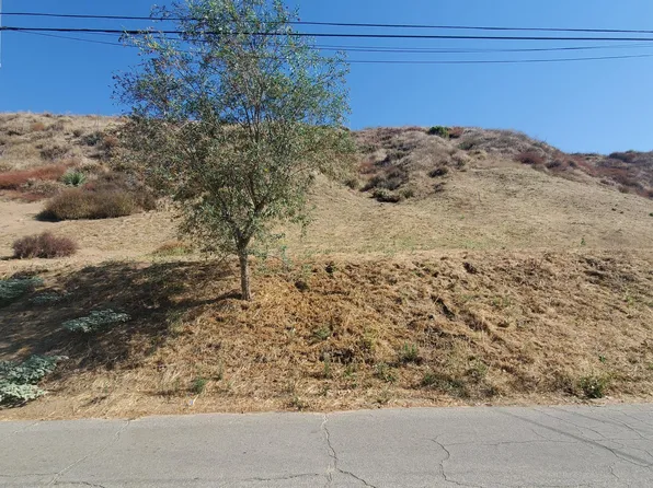 Silver St, Val Verde, CA 91384