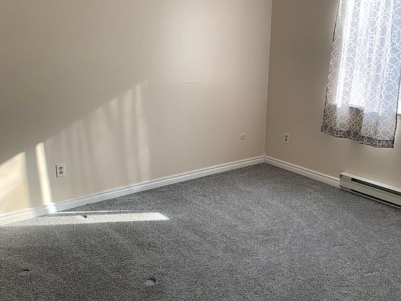 4th image of 4941 Thurston Ave