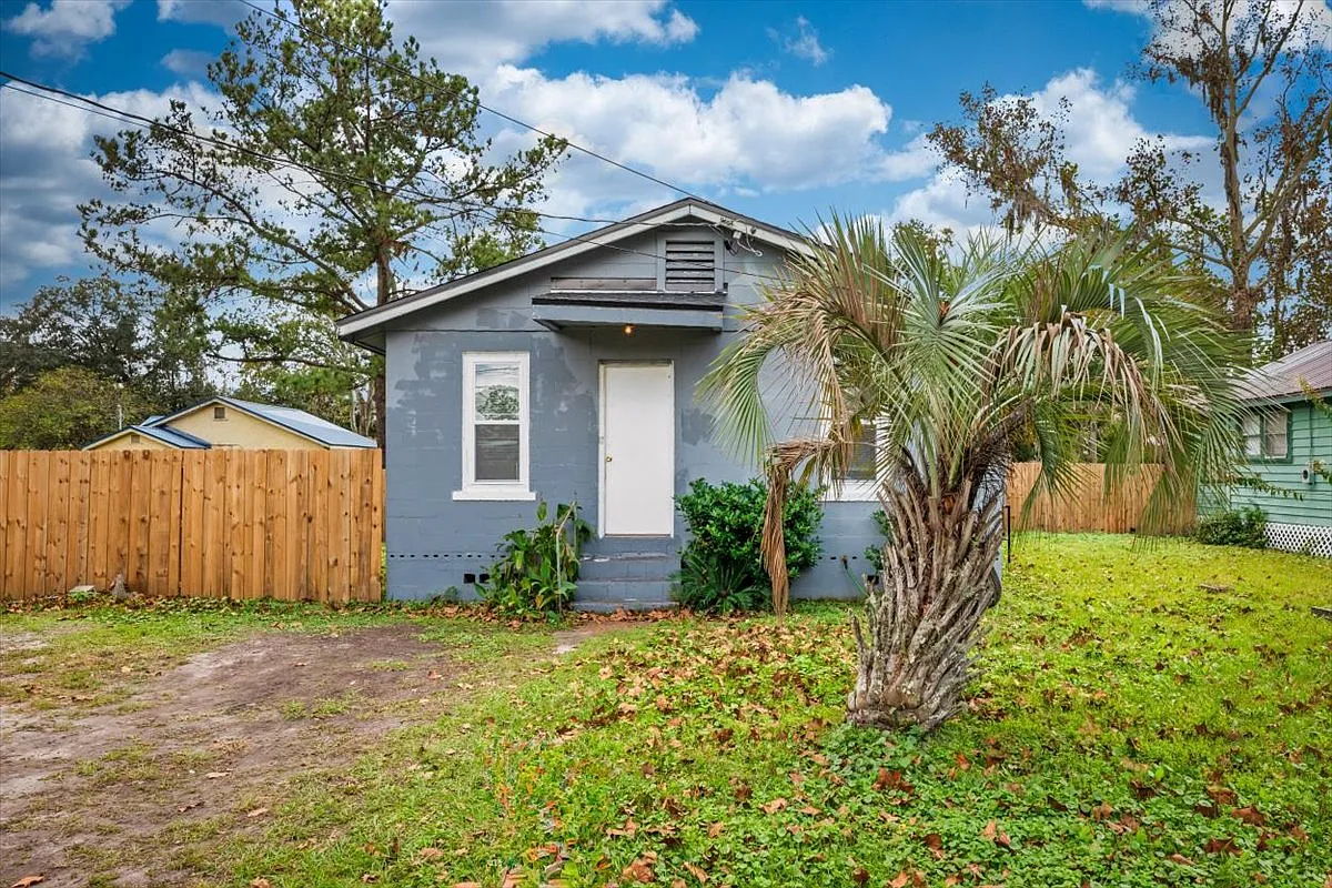 4 bed, 1050 sqft, $1,675 — Photo 2
