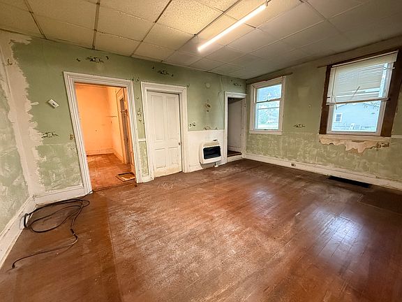 5th image of 115 W James St