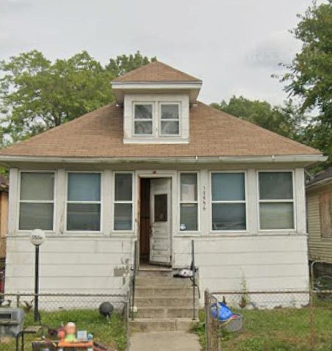 1st image of 17556 Riopelle St