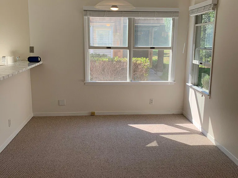 312 Centre Ct — Photo 6