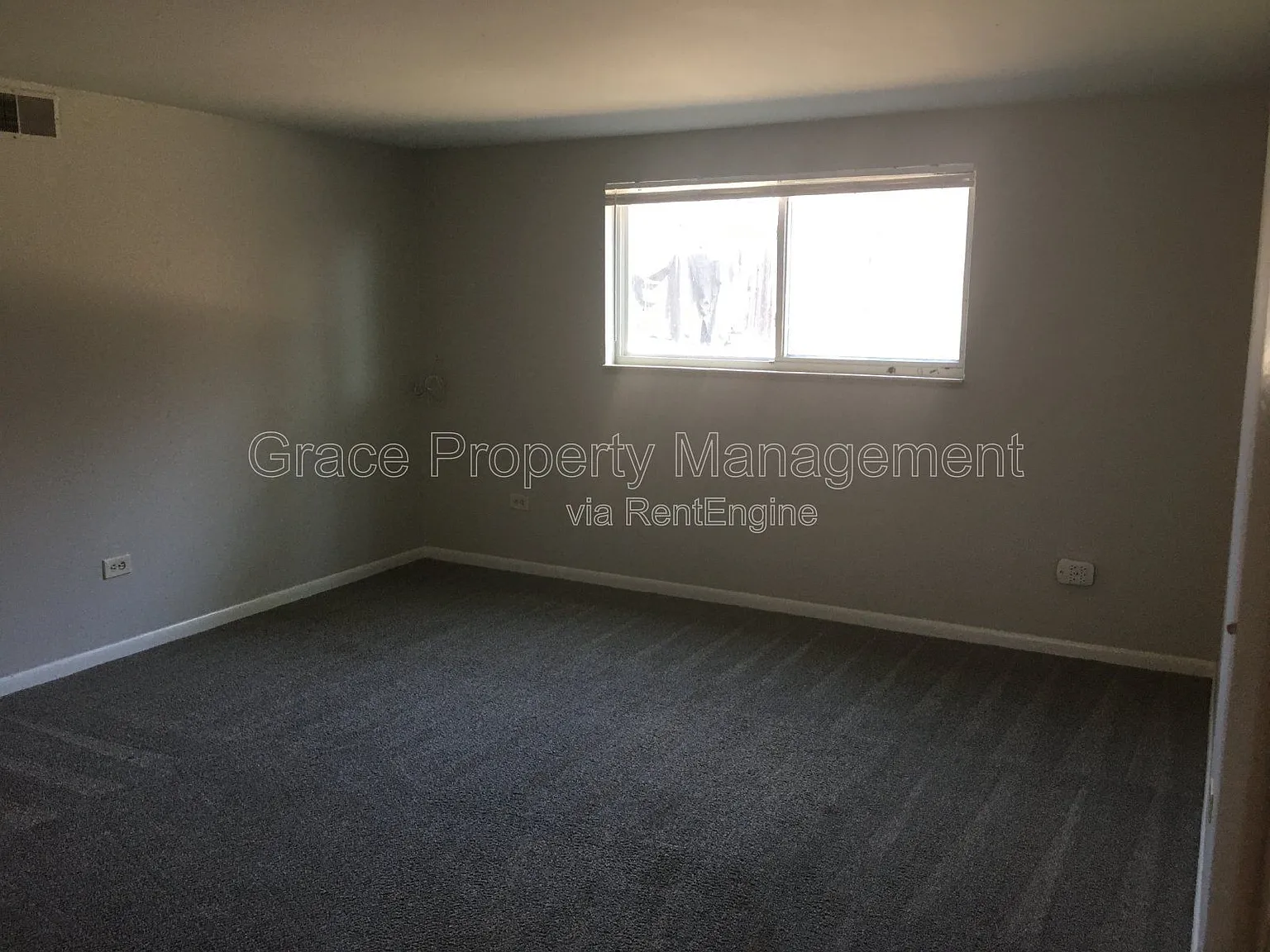 2 bed, 1.0 bath, 821 sqft, $1,050 — Photo 2