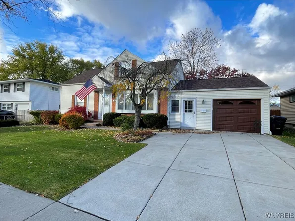 28 Westwood Dr, Tonawanda, NY 14150