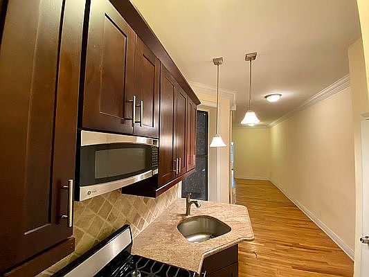 2nd image of 534 W 47th St #1