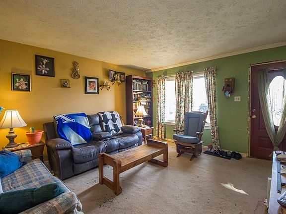 4th image of 304 Royalty Ct