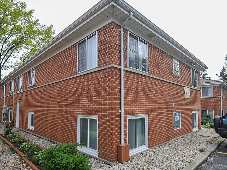 32 N Main St #1S — Photo 2