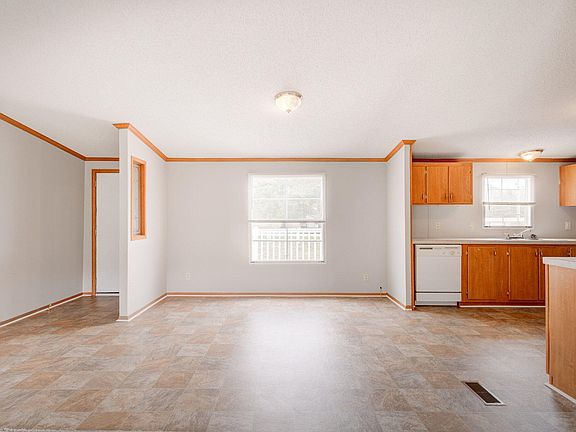 5th image of 10037 Smith Rd