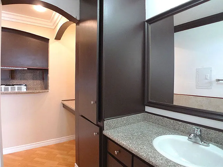 Alhambra @ Studio City Apts. — Photo 40
